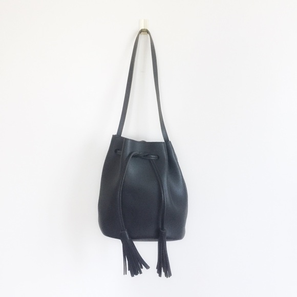 black bucket bag crossbody